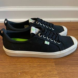 Cariuma Black Canvas Cork Natural Rubber Sneakers Size 8 M 9.5 W